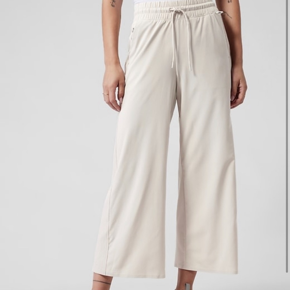 Athleta Avenue Wide Leg Cropped Pants